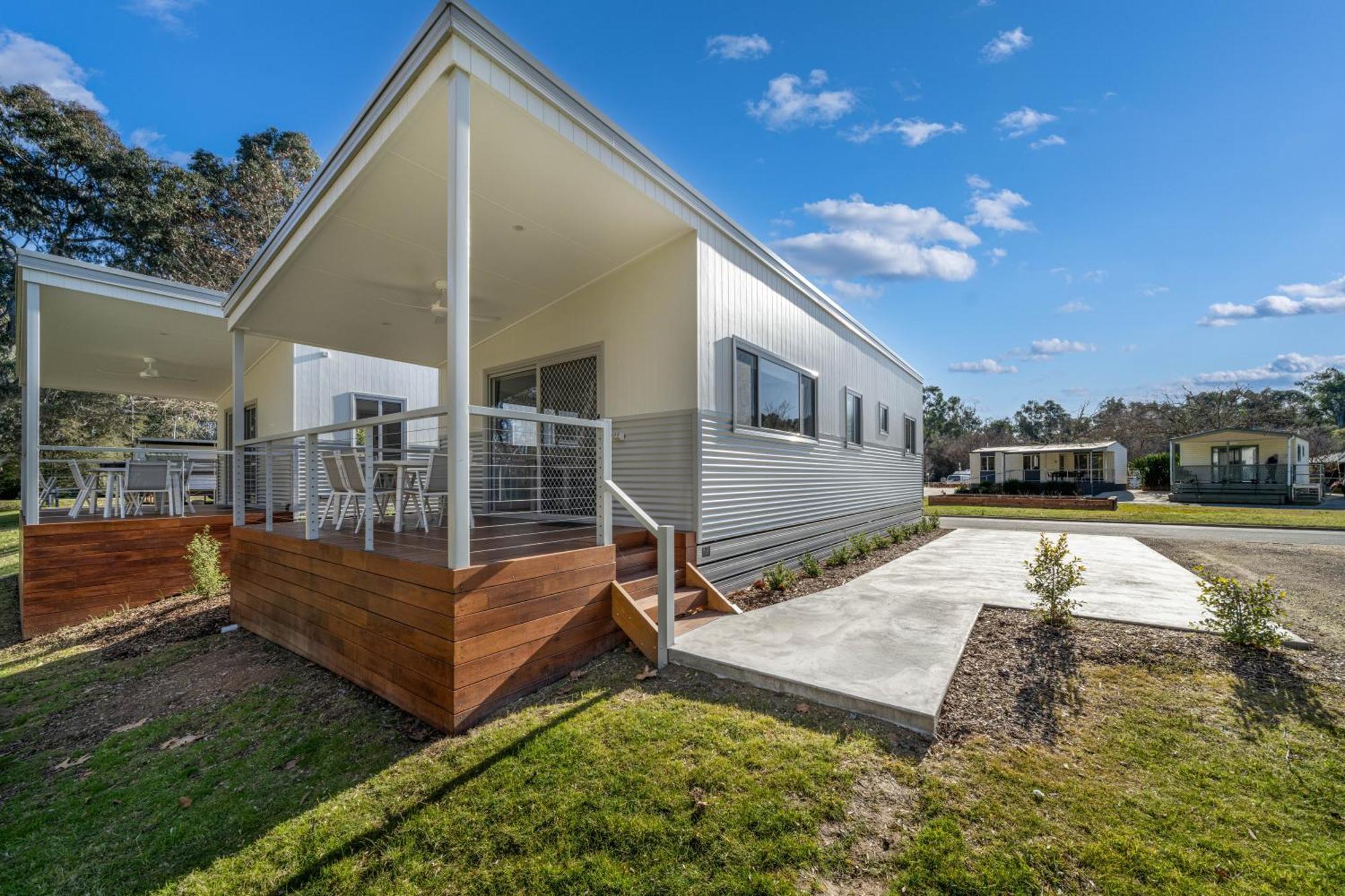 Painters Island Holiday Park Hotel Wangaratta Exterior photo